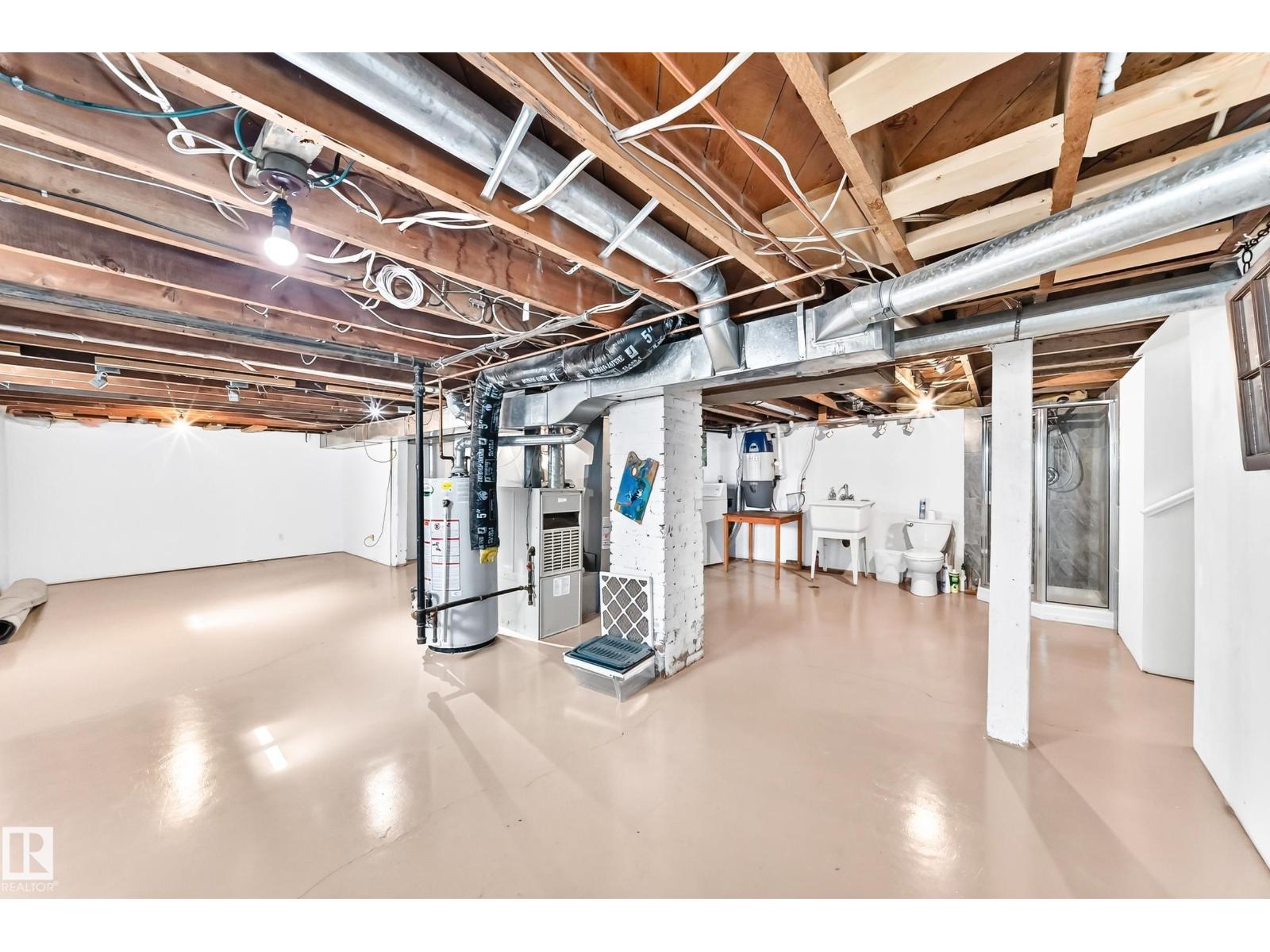 11045 125 ST NW - 42