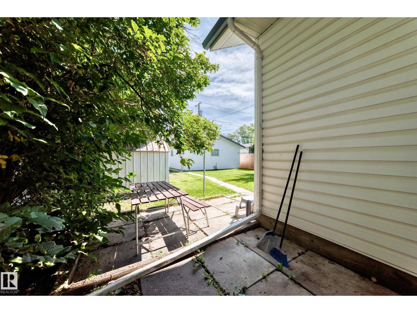 11045 125 ST NW - Image 43