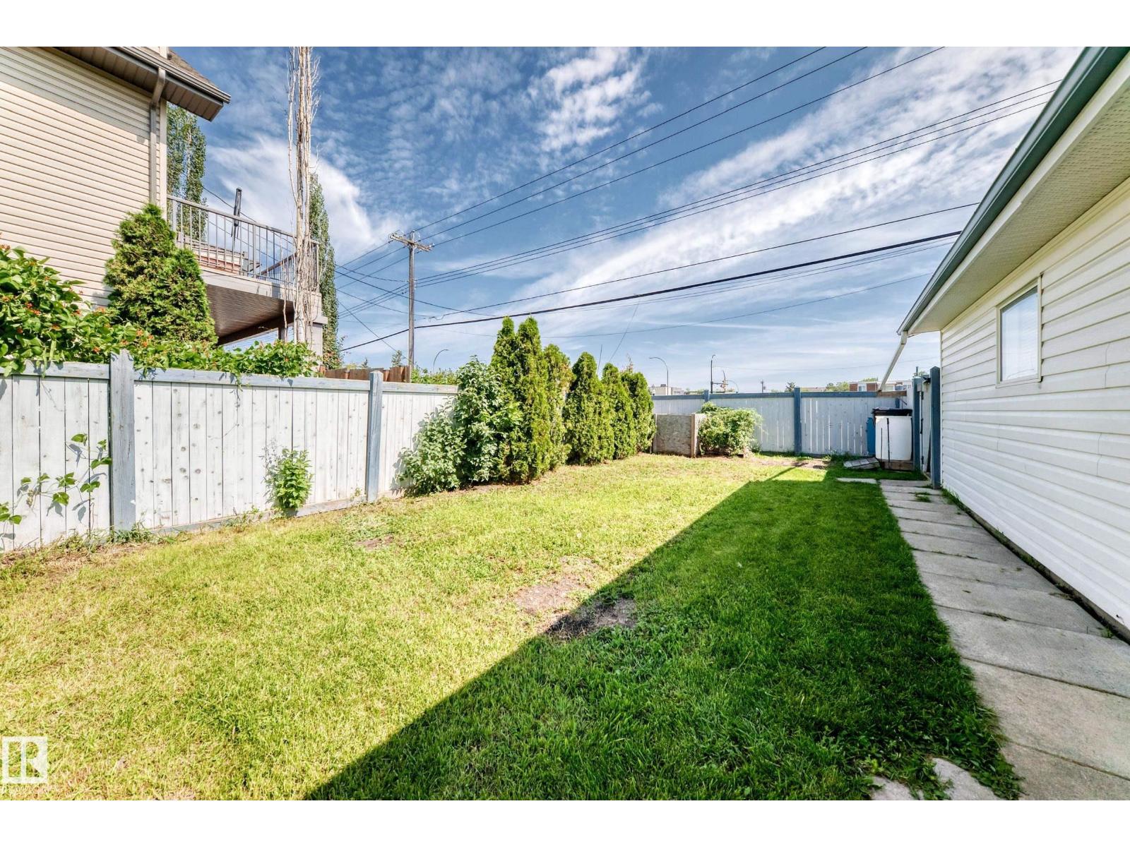11045 125 ST NW - 50