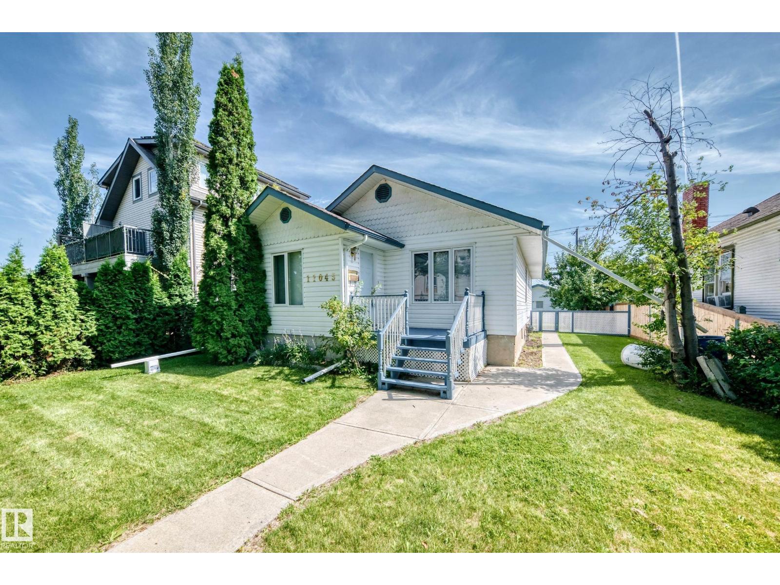 11045 125 ST NW - 54