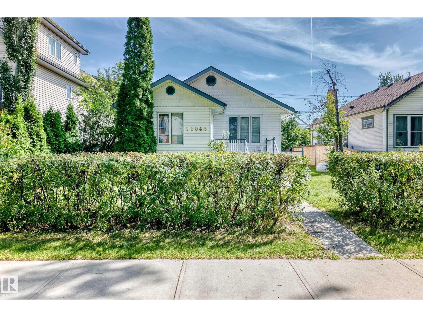 11045 125 ST NW - 55
