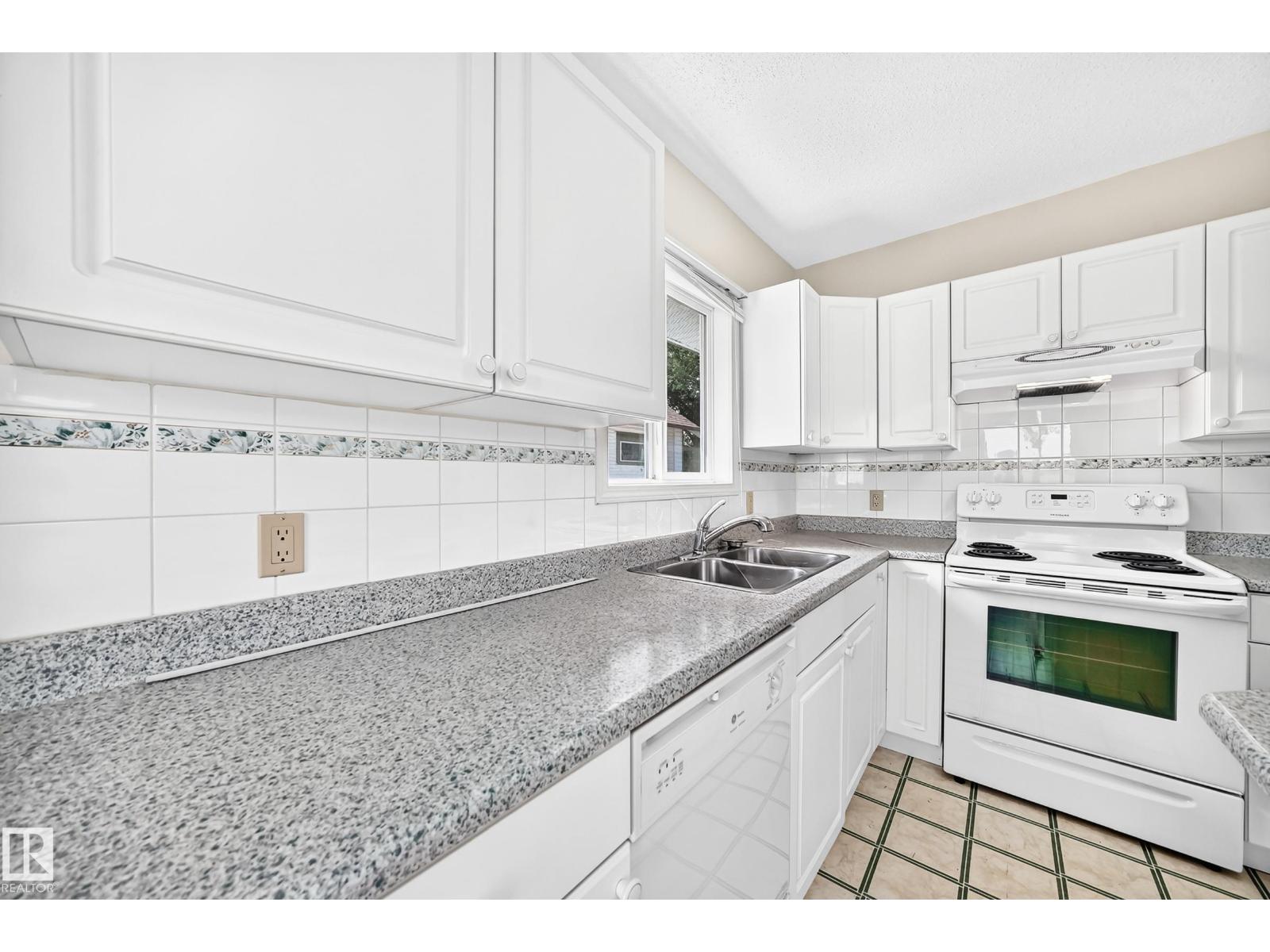 11045 125 ST NW - Image 8