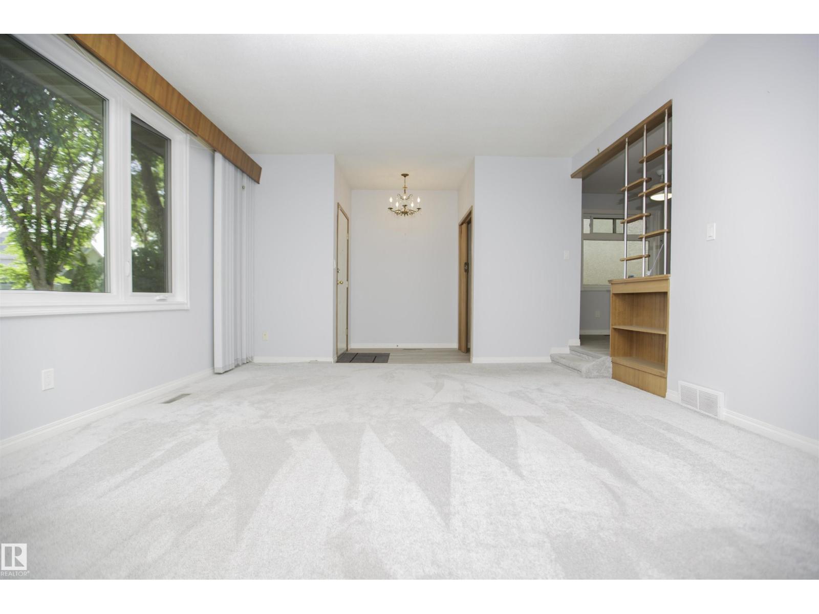 11131 52 ST NW - 23