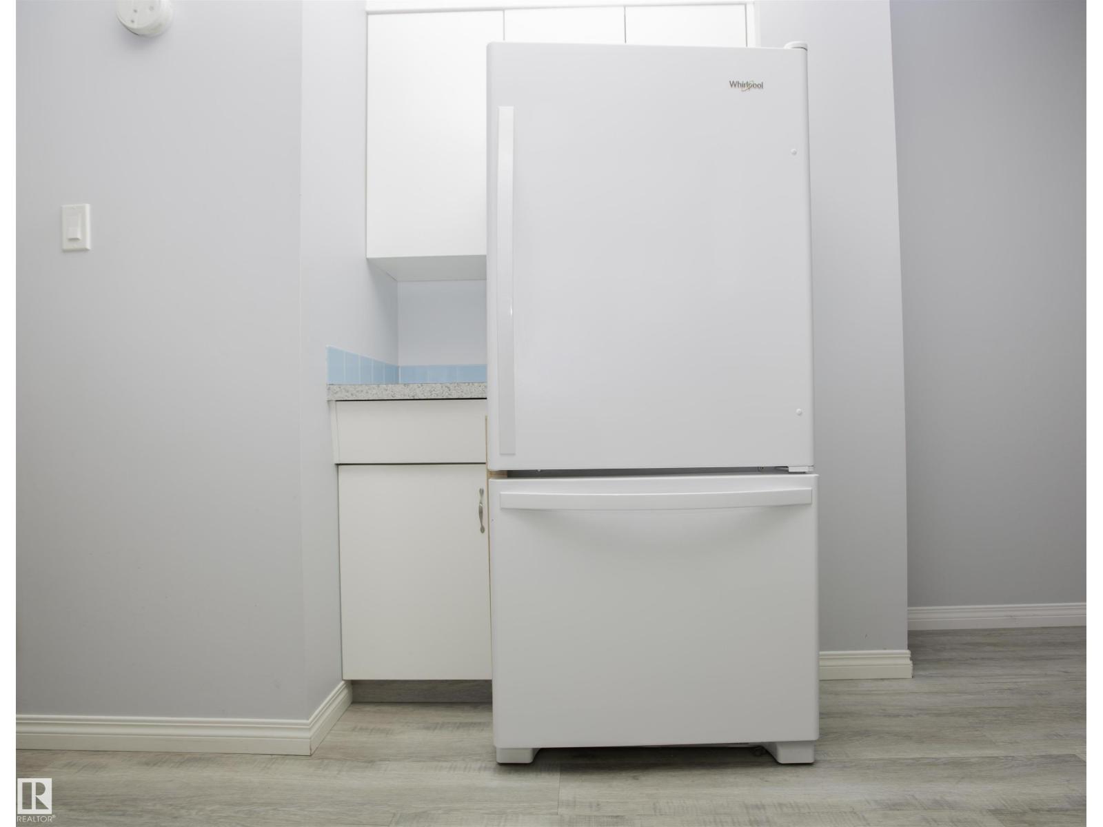 11131 52 ST NW - 30