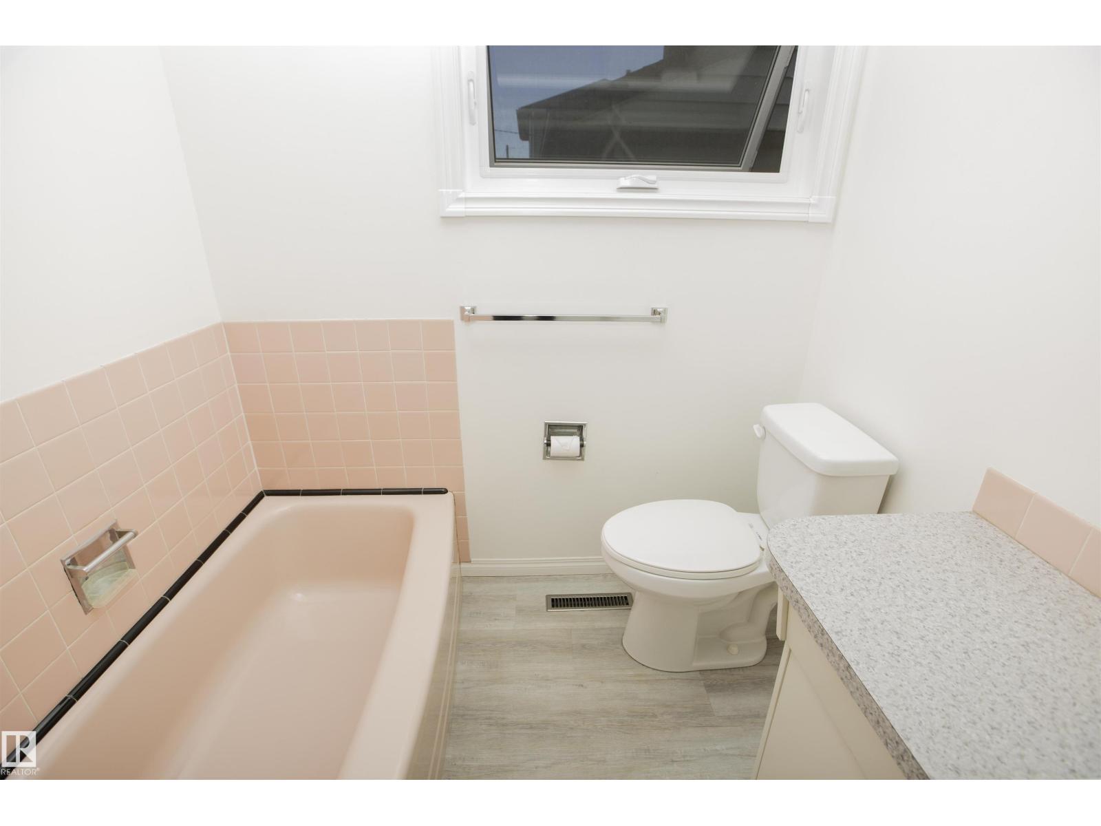 11131 52 ST NW - Image 32