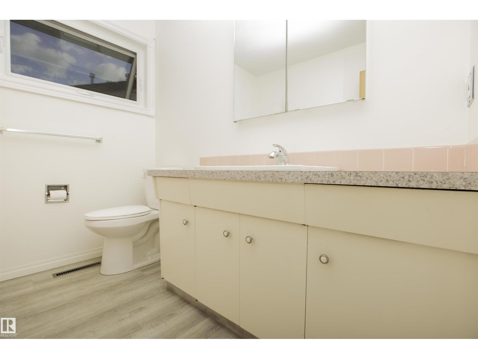 11131 52 ST NW - Image 34