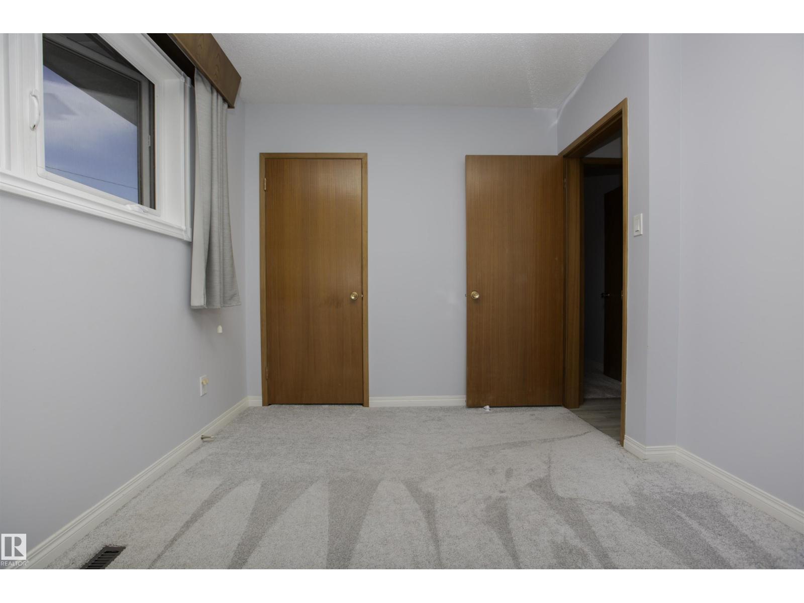 11131 52 ST NW - Image 36