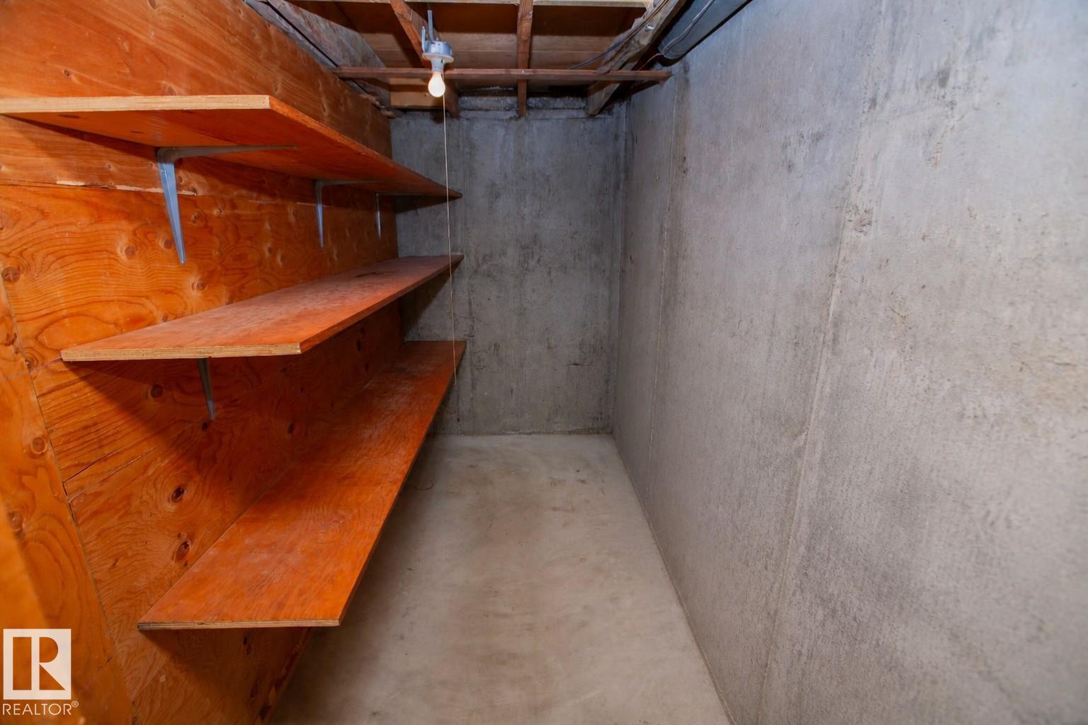 11131 52 ST NW - 55