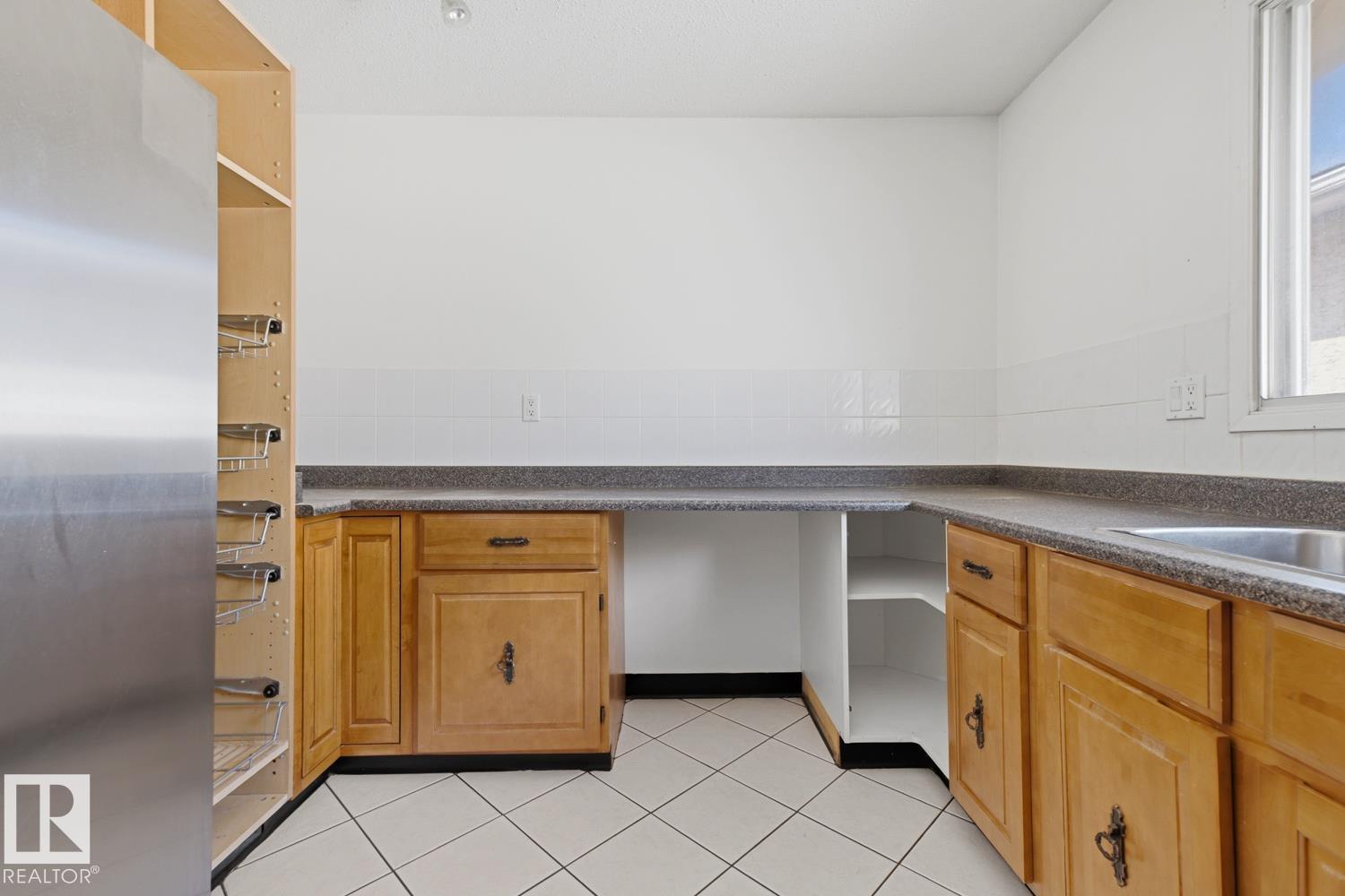 10235 152 ST NW - Image 10