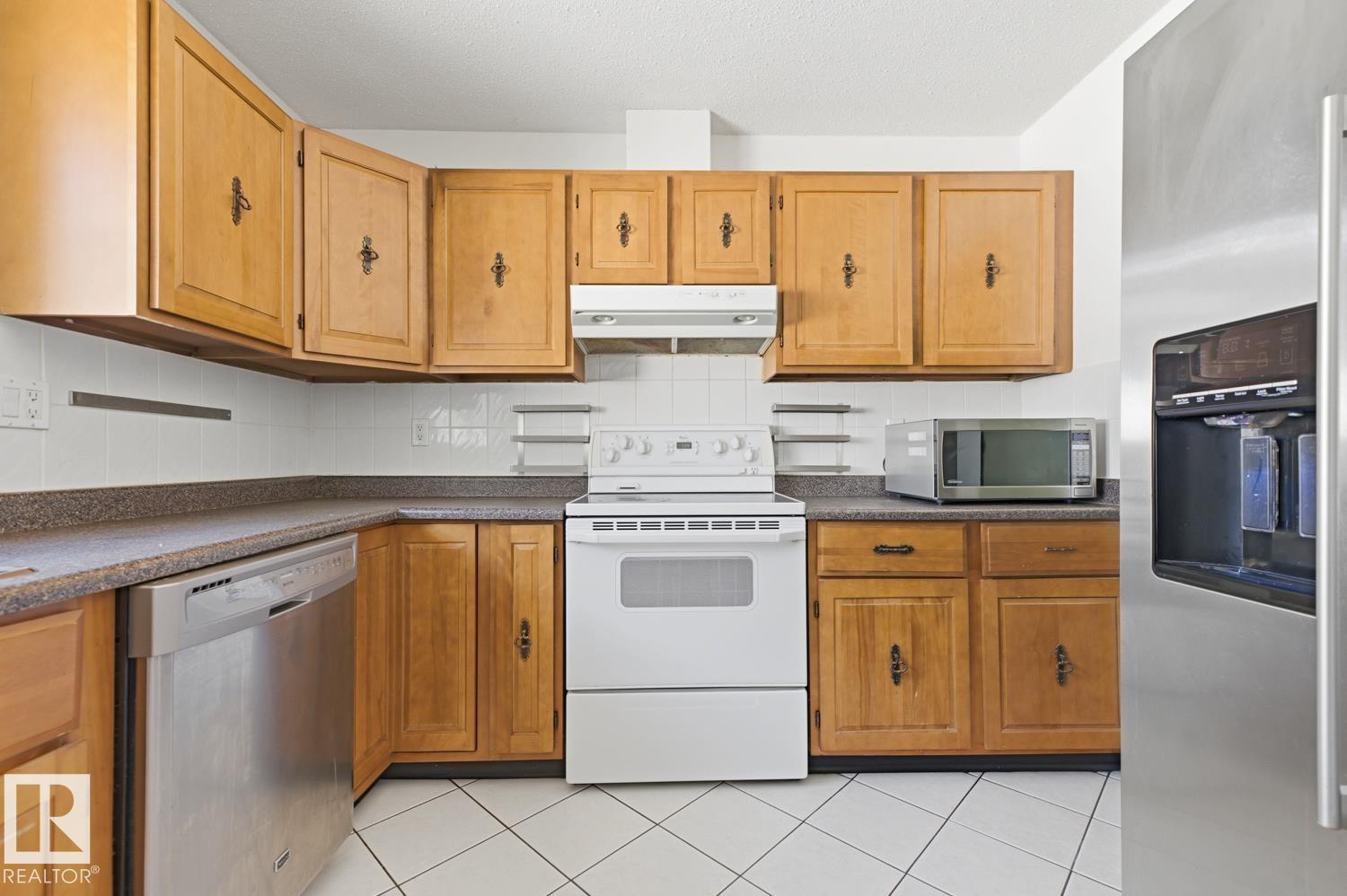 10235 152 ST NW - Image 13