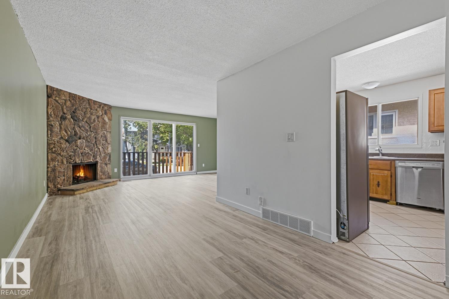 10235 152 ST NW - 2
