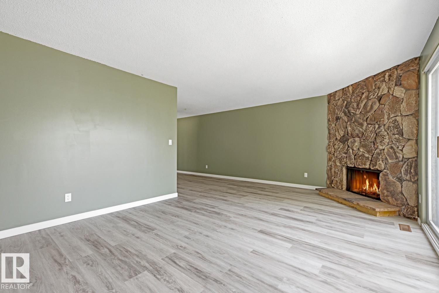10235 152 ST NW - 5