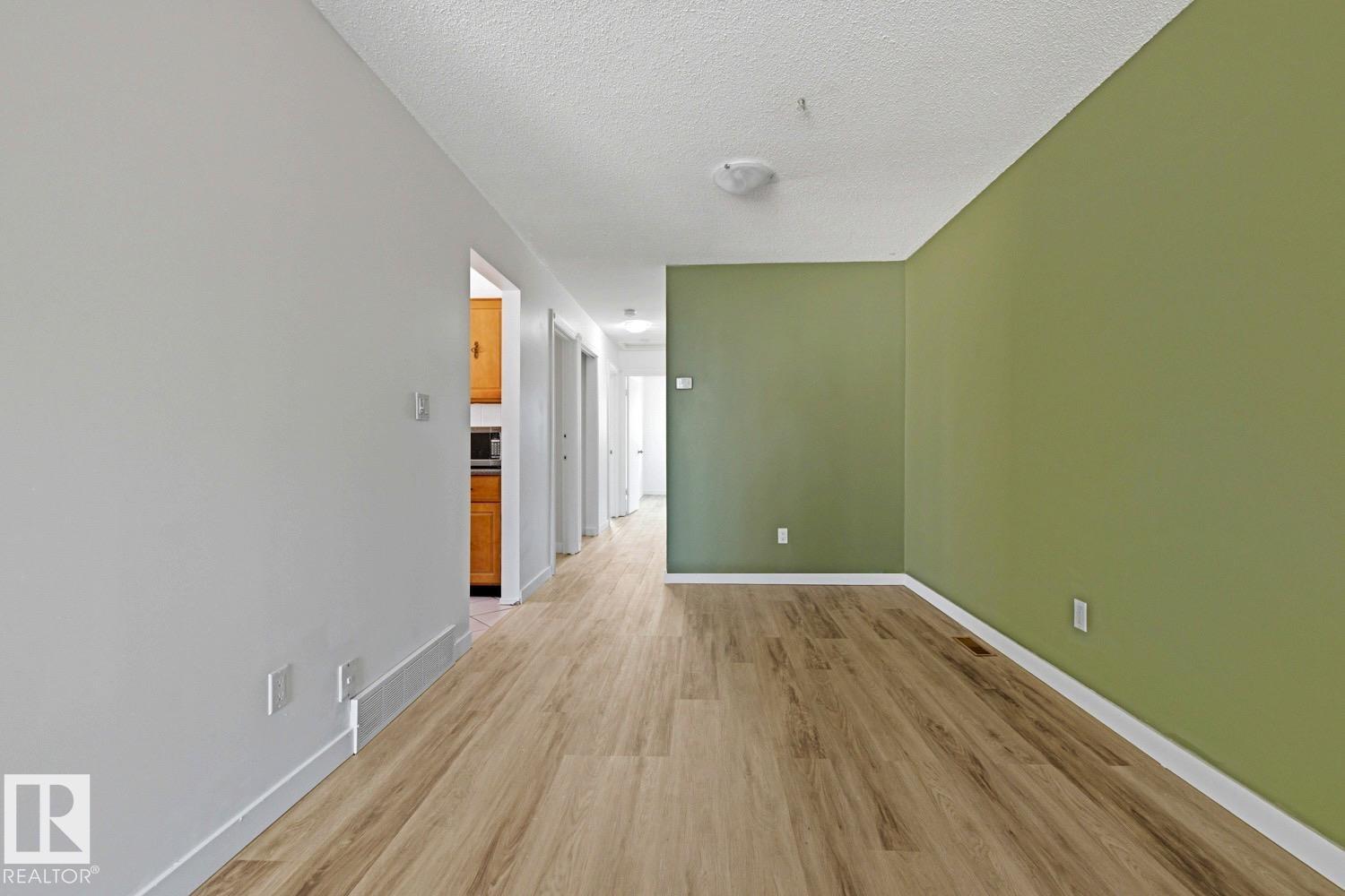 10235 152 ST NW - 7