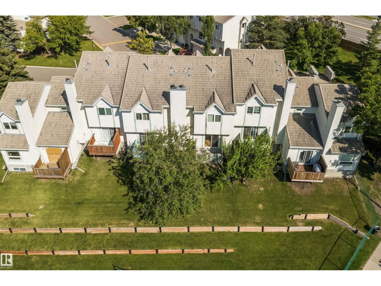 #29 9520 174 ST NW - 44