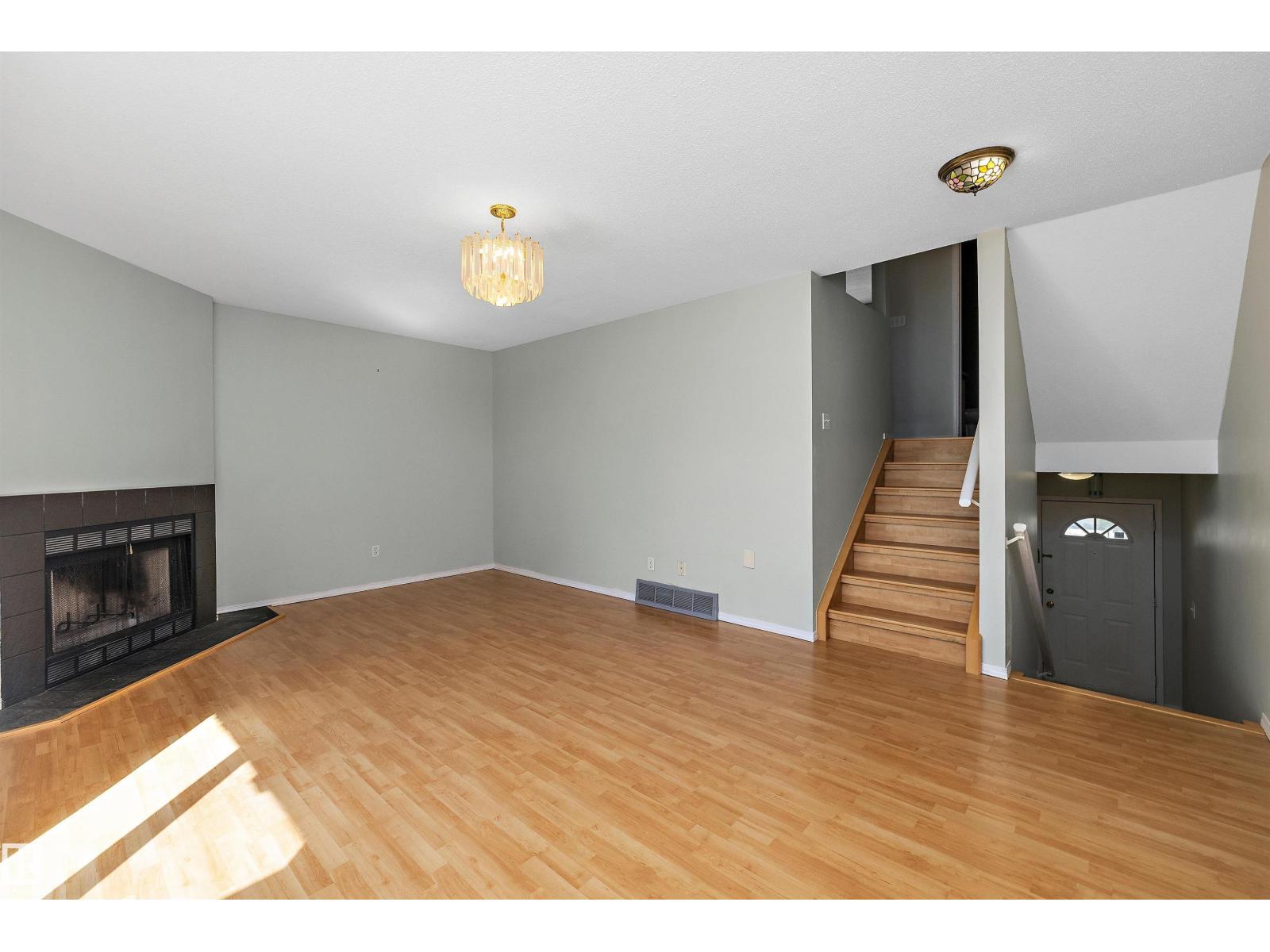 #29 9520 174 ST NW - 7