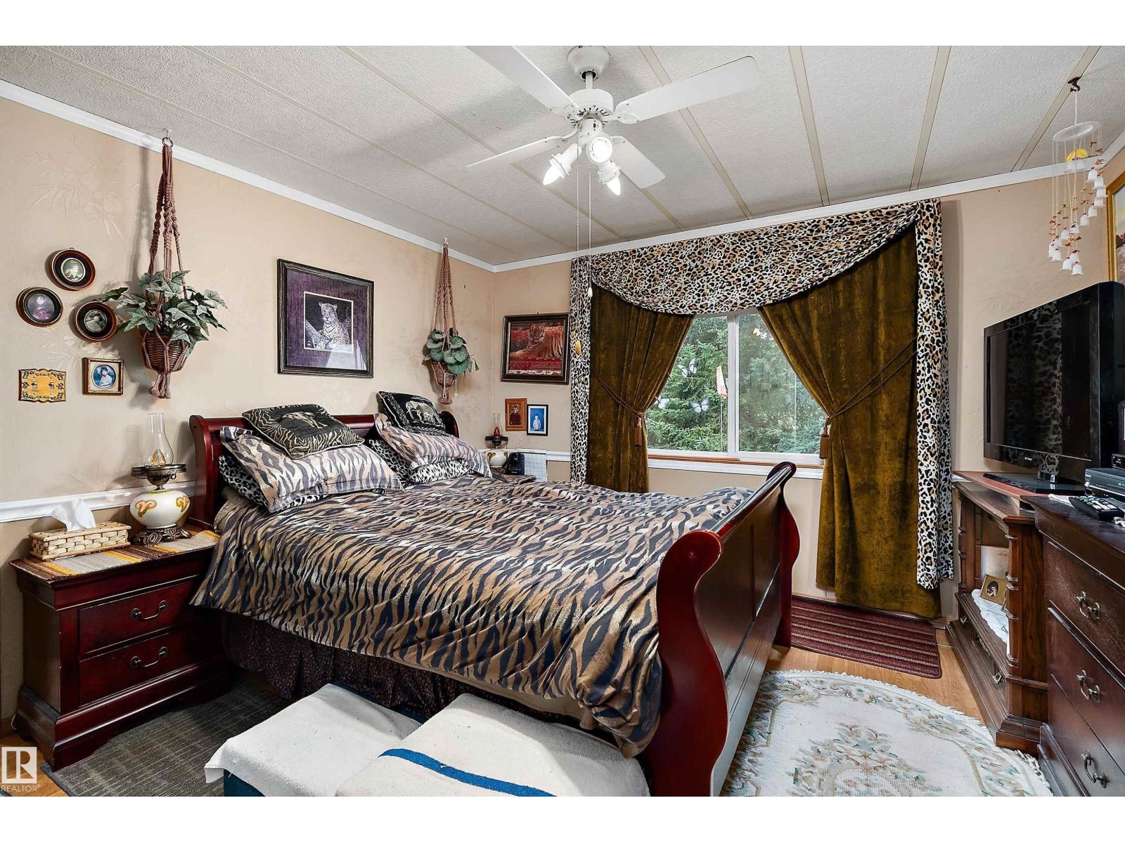 1001 45 ST - Image 16