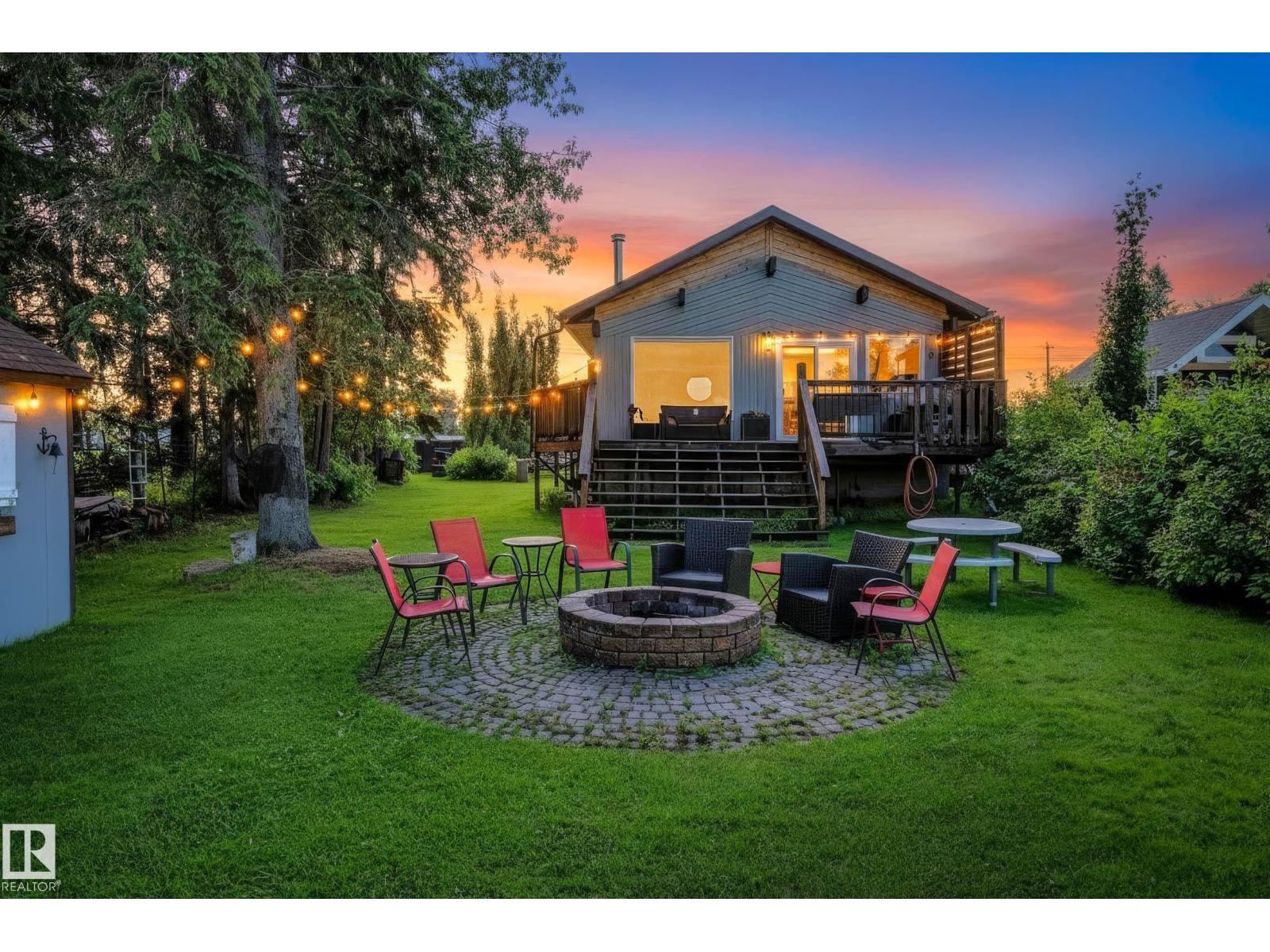 Property for sale at 624 LAKESHORE DR DR E