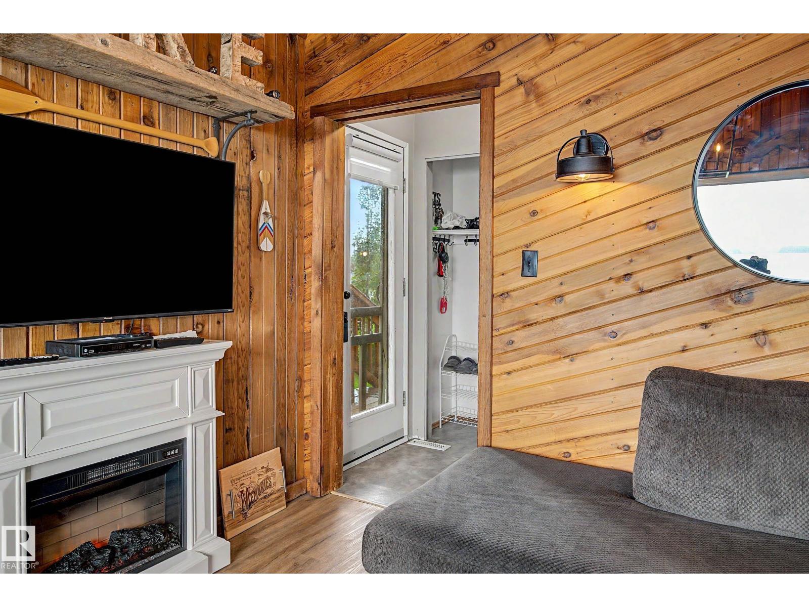624 LAKESHORE DR DR E - Image 22