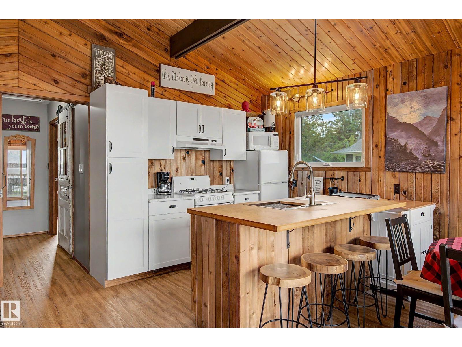 624 LAKESHORE DR DR E - Image 34