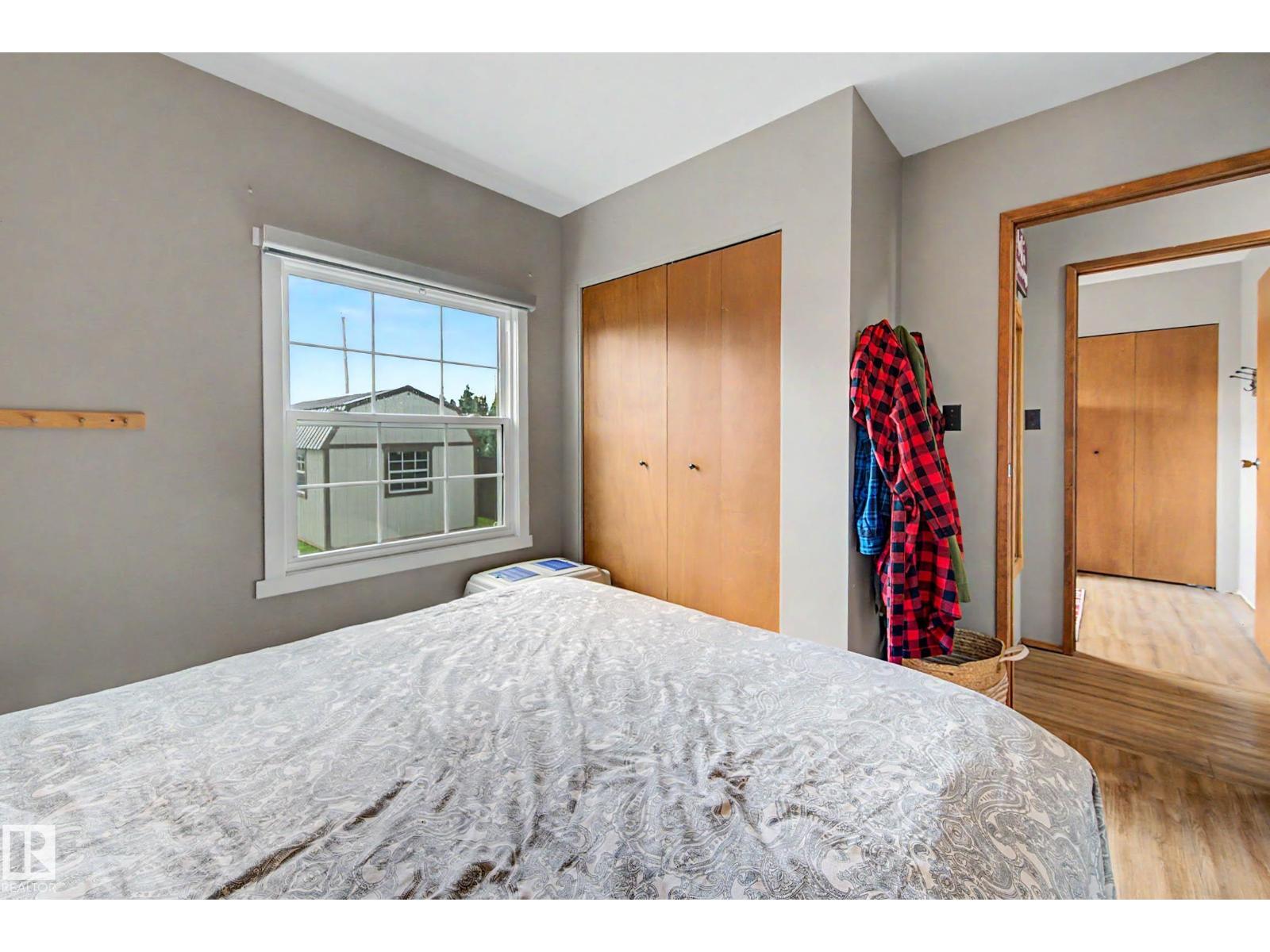 624 LAKESHORE DR DR E - Image 42
