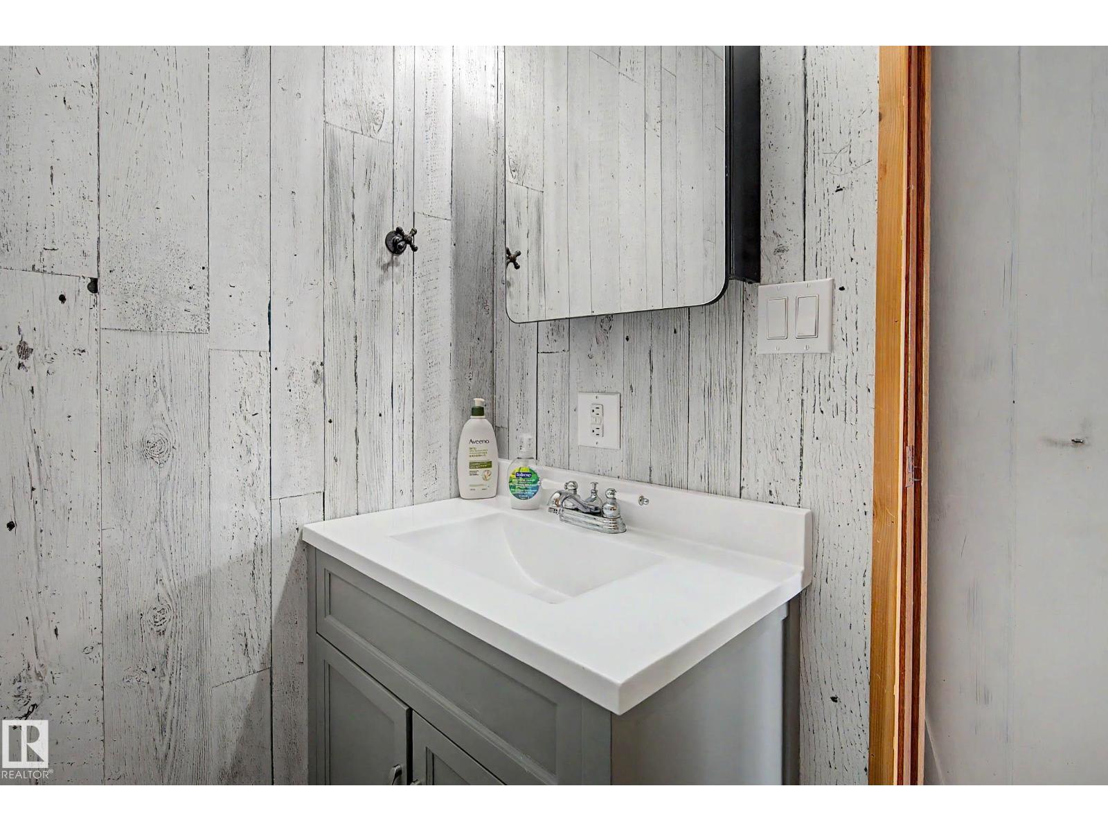 624 LAKESHORE DR DR E - Image 49