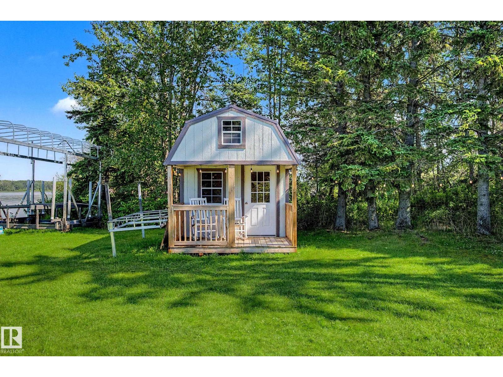 624 LAKESHORE DR DR E - 5