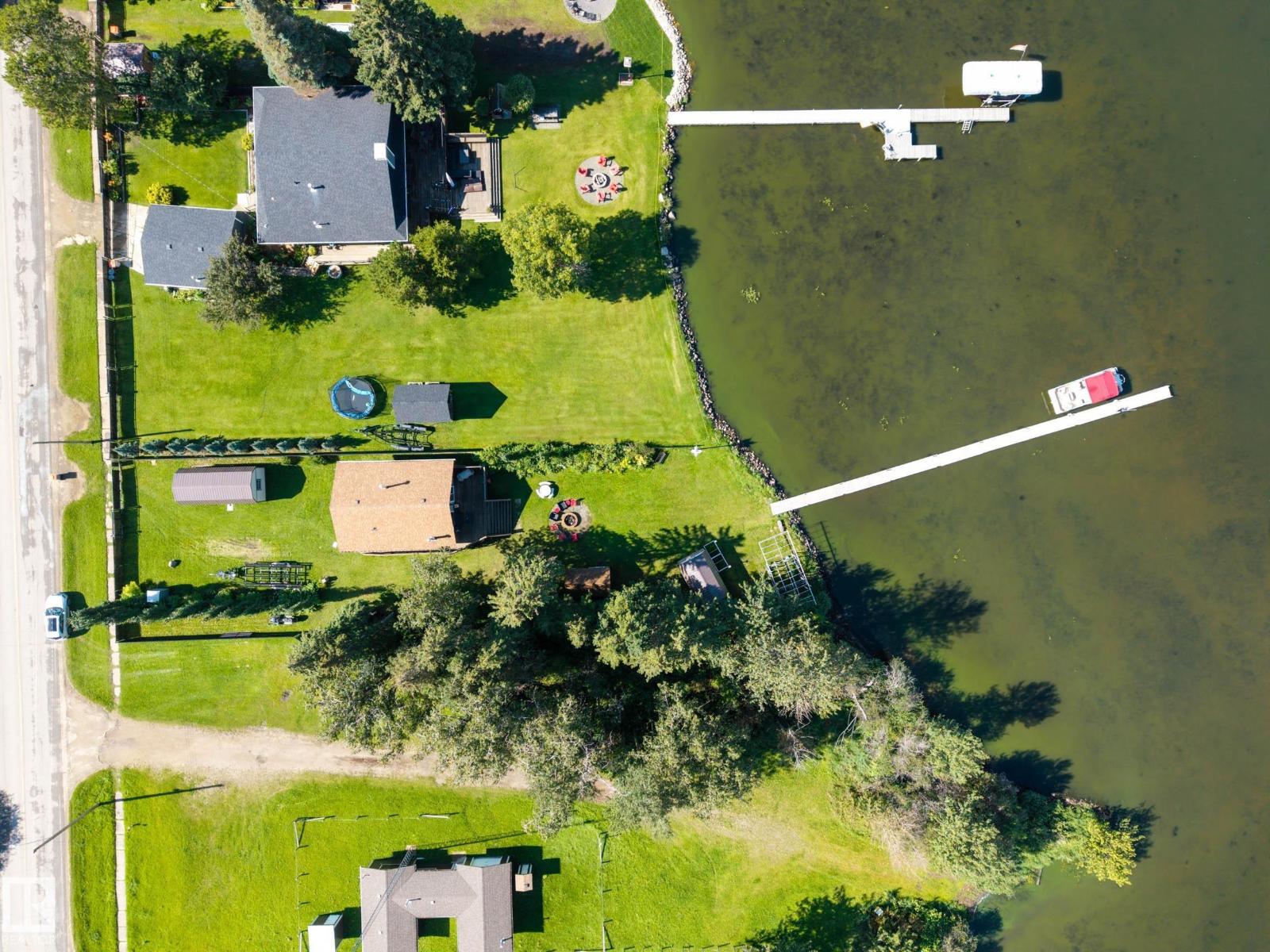 624 LAKESHORE DR DR E - 57