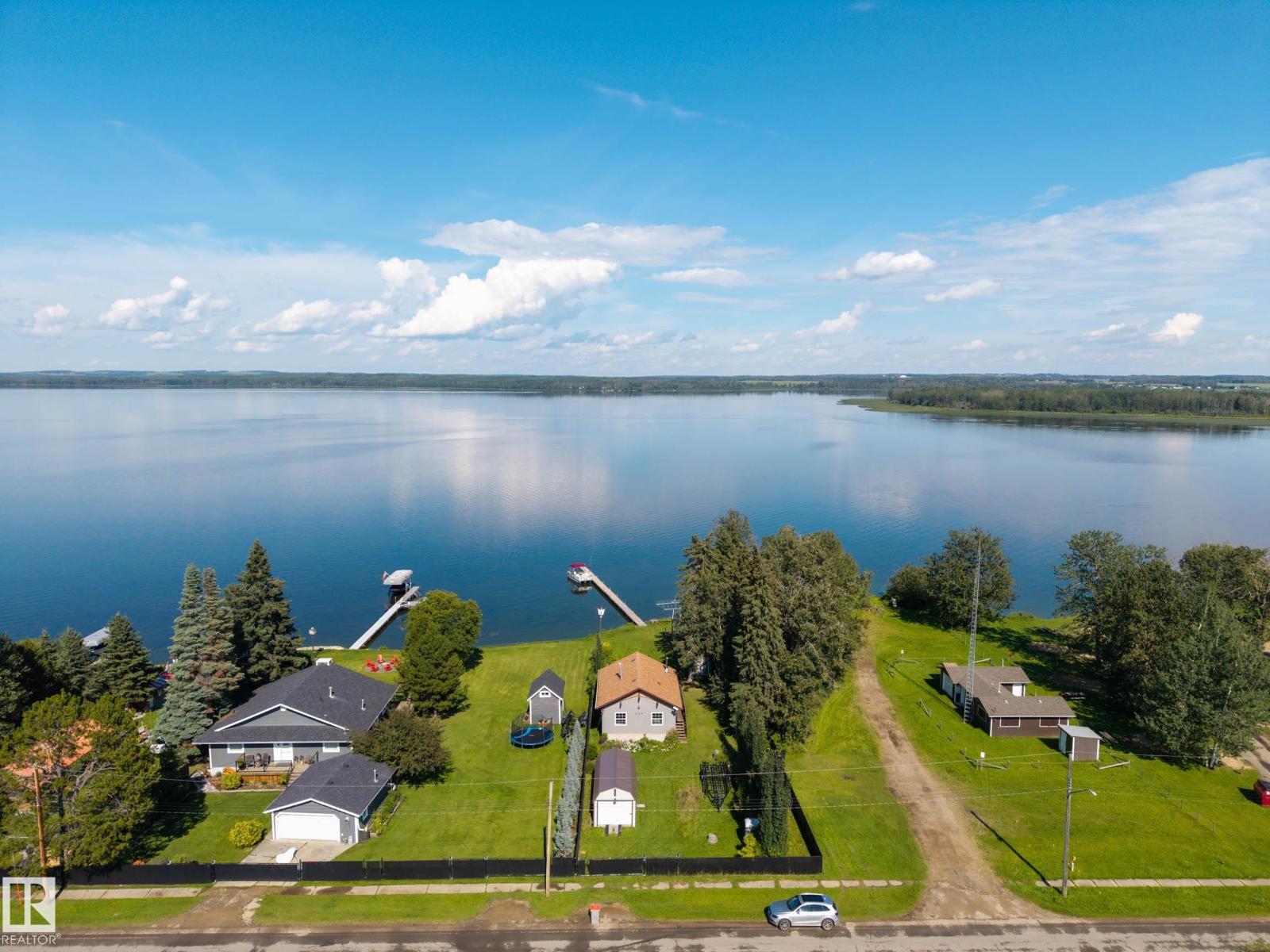 624 LAKESHORE DR DR E - 58