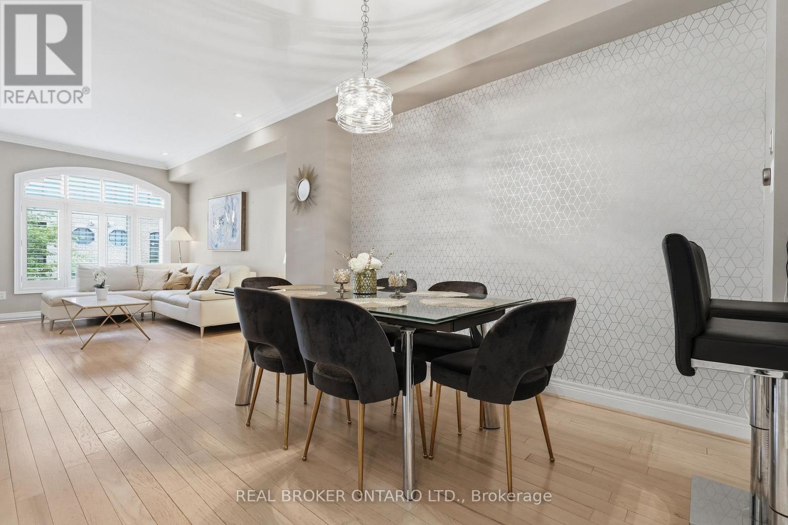 39 LOBO MEWS - 10