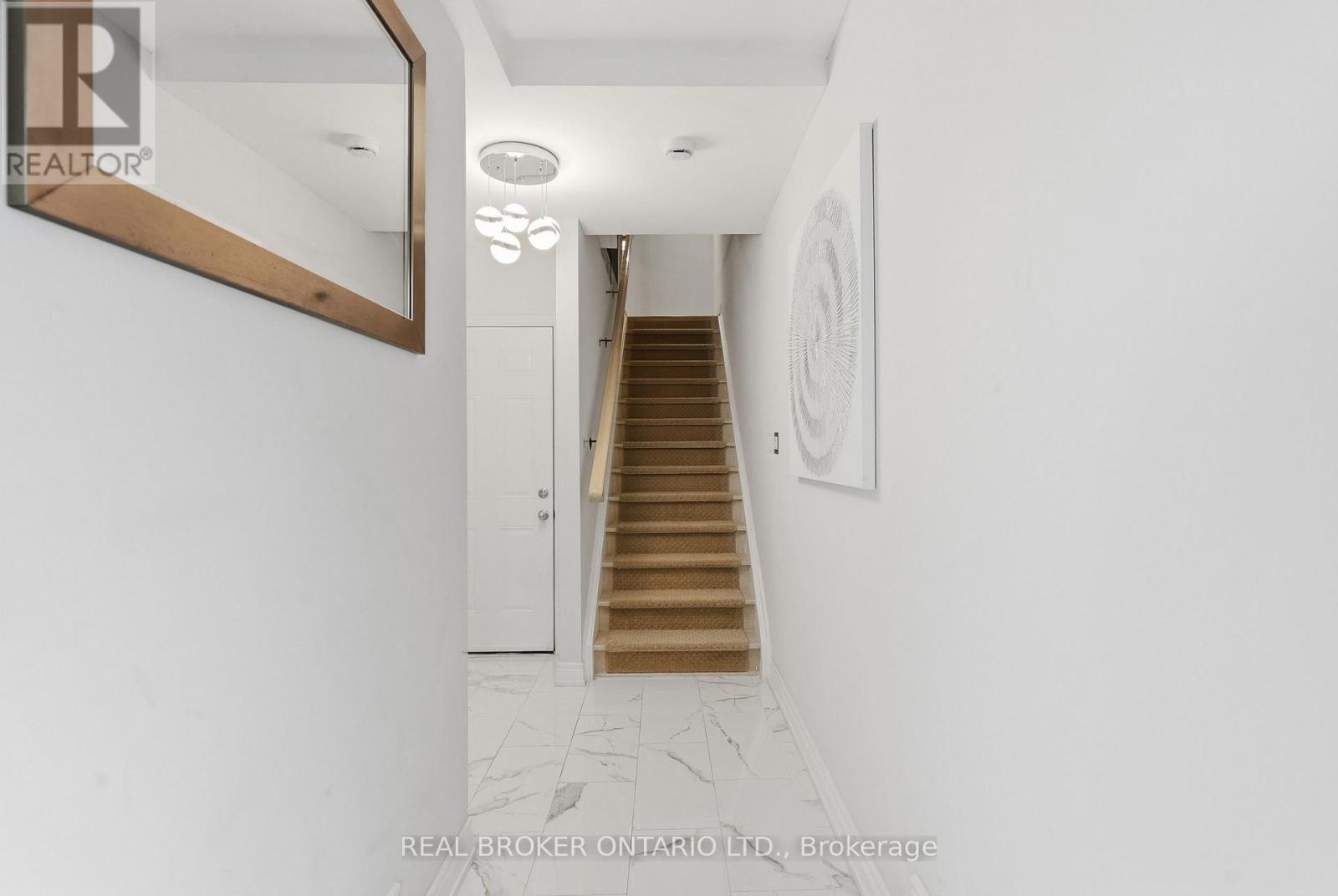 39 LOBO MEWS - 5