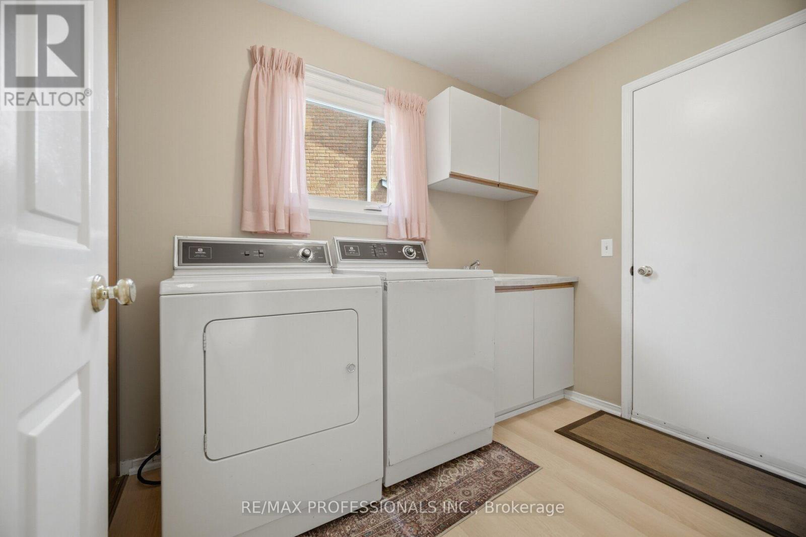 14 LAURA COURT - Image 25