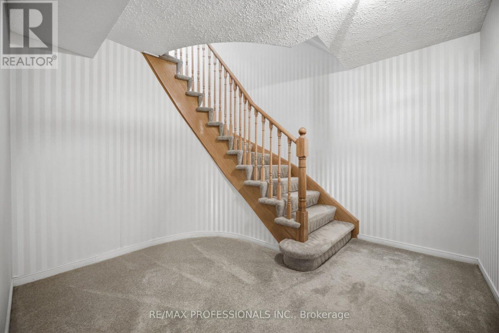 14 LAURA COURT - Image 40