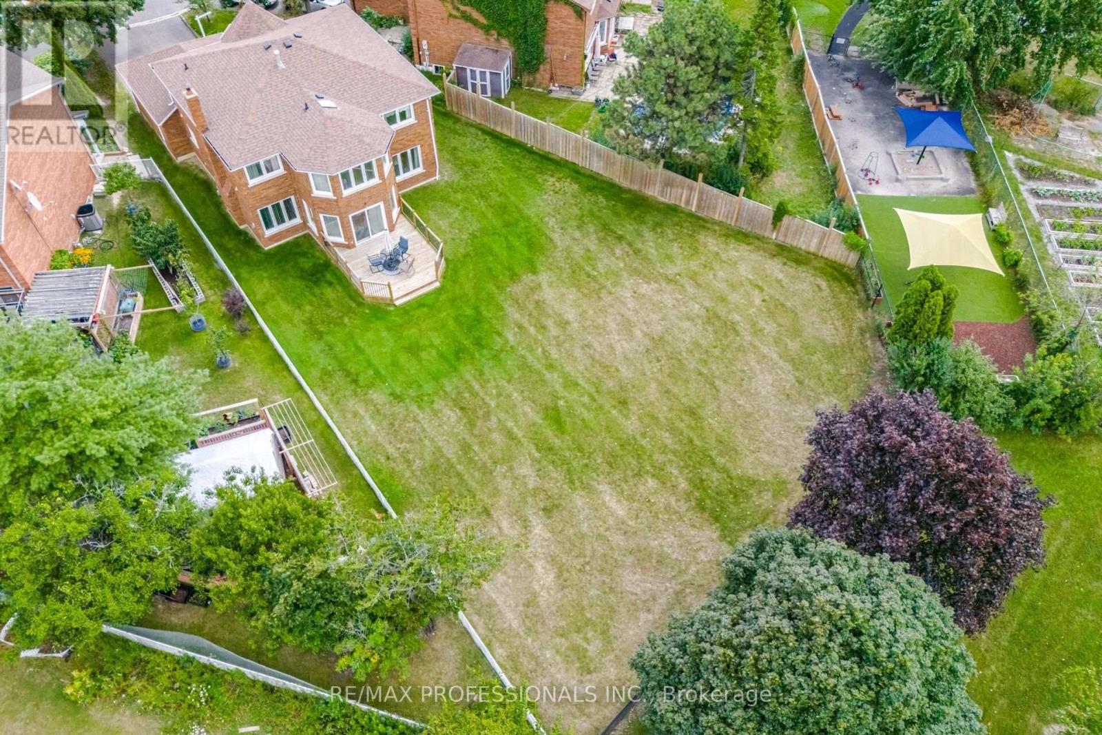14 LAURA COURT - Image 48
