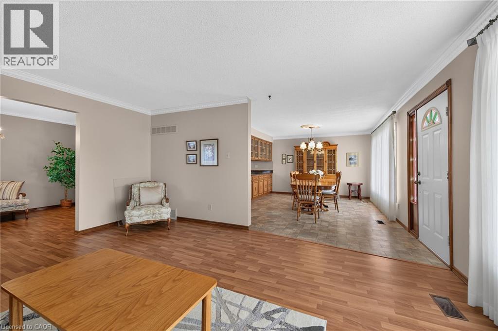 39 ALGONQUIN Court - Image 8