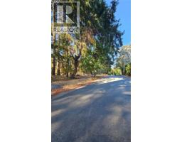 2701 Sea Glass Pl, Saanich, BC V8N4J2 Photo 10