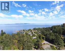 2701 Sea Glass Pl, Saanich, BC V8N4J2 Photo 16