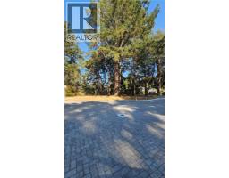 2701 Sea Glass Pl, Saanich, BC V8N4J2 Photo 9
