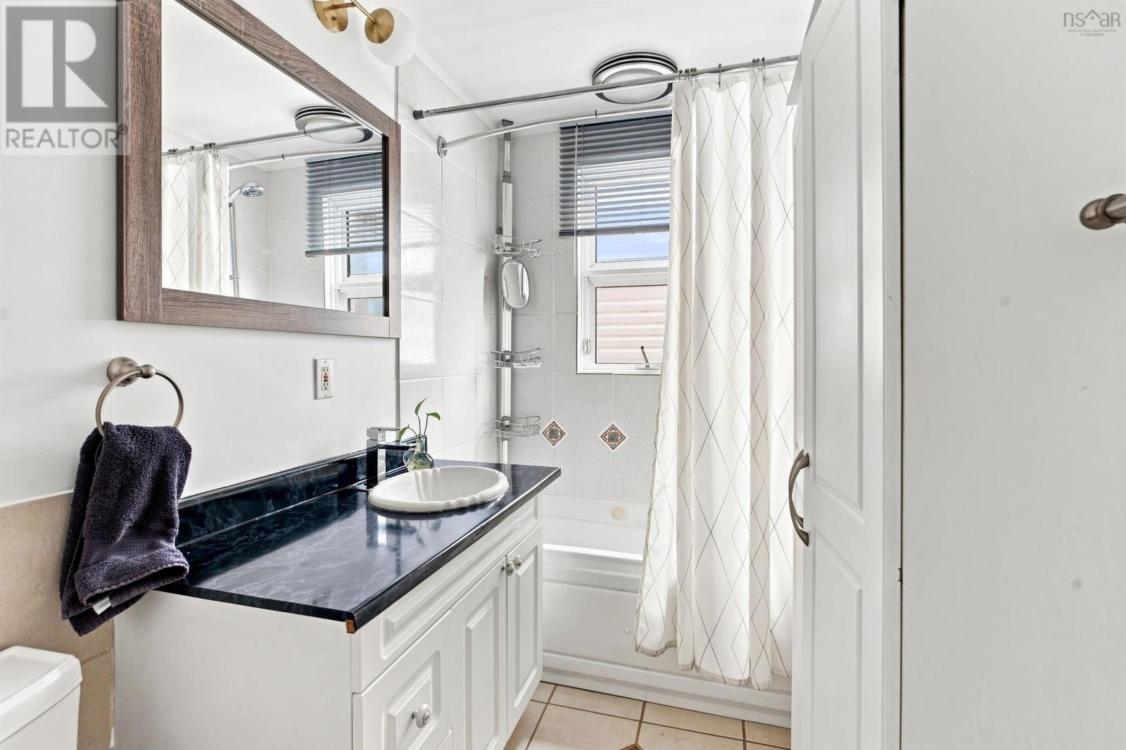 1546 St Margarets Bay Road - 23