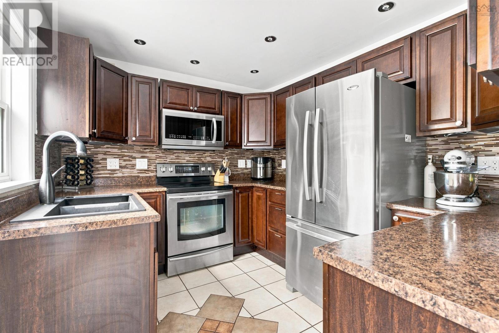 1546 St Margarets Bay Road - 14