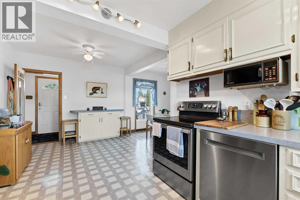 353 3 Street SW - Image 12