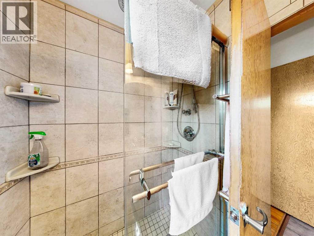 353 3 Street SW - Image 18