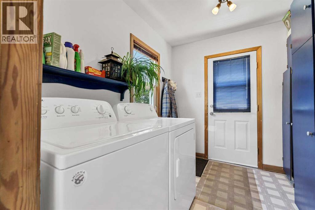 353 3 Street SW - 19