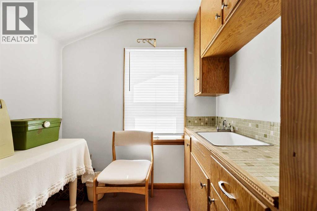 353 3 Street SW - Image 23
