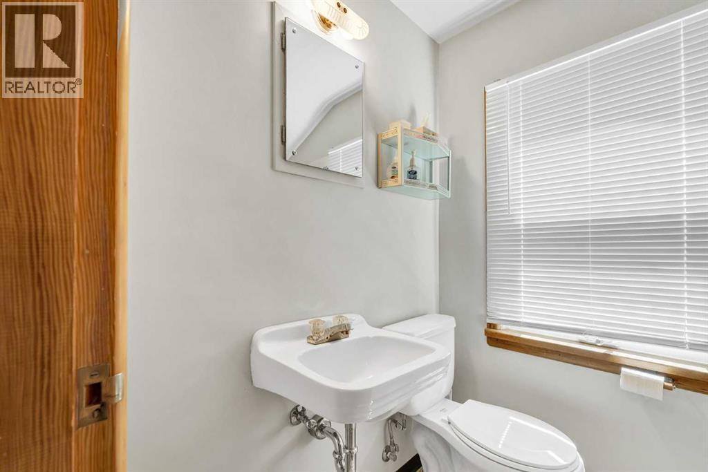 353 3 Street SW - Image 26