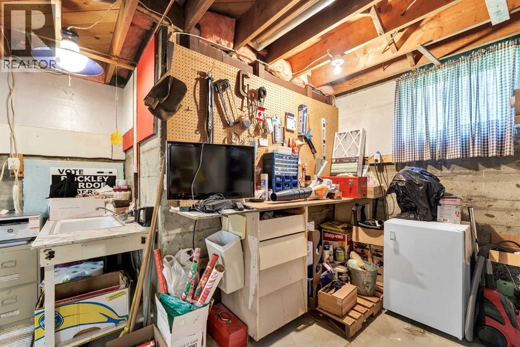 353 3 Street SW - 29