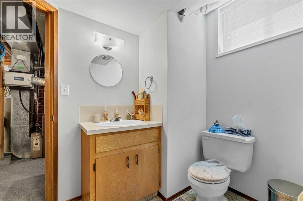 353 3 Street SW - Image 34