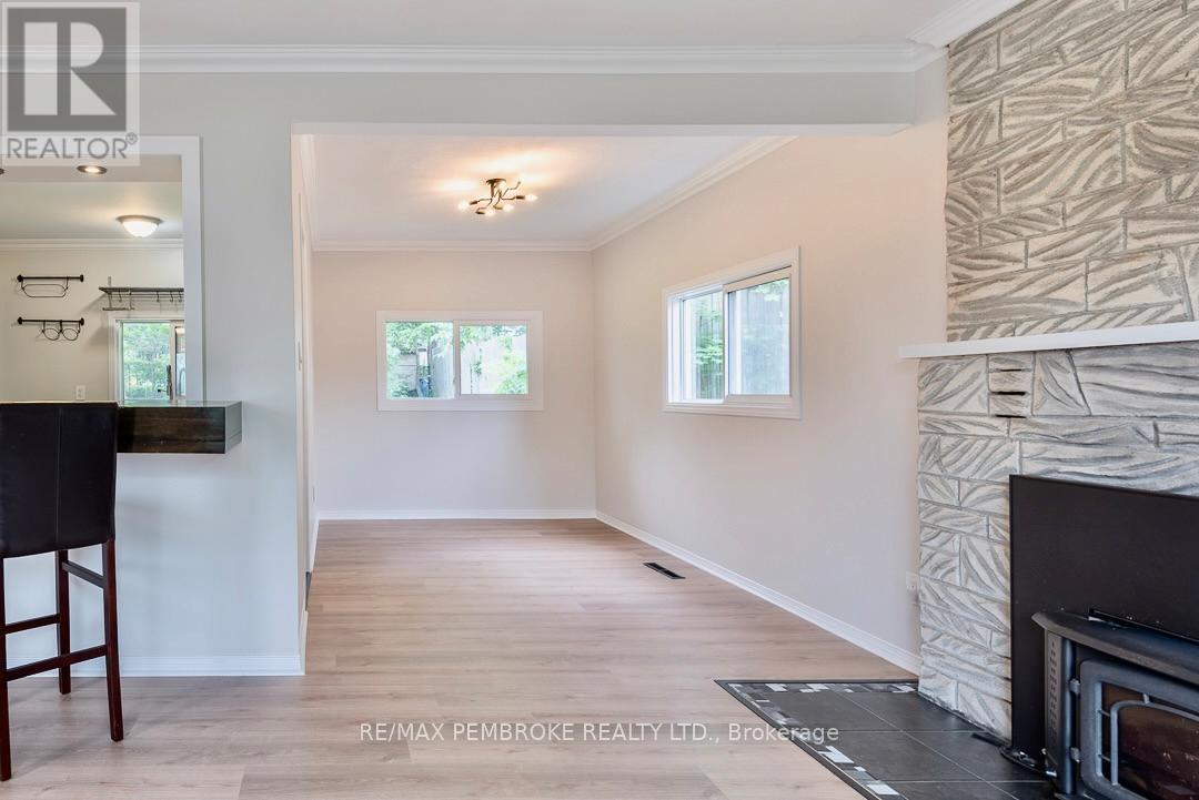 310 ESTHER STREET - 12