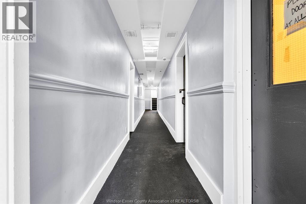 561 PARENT AVENUE - Image 15