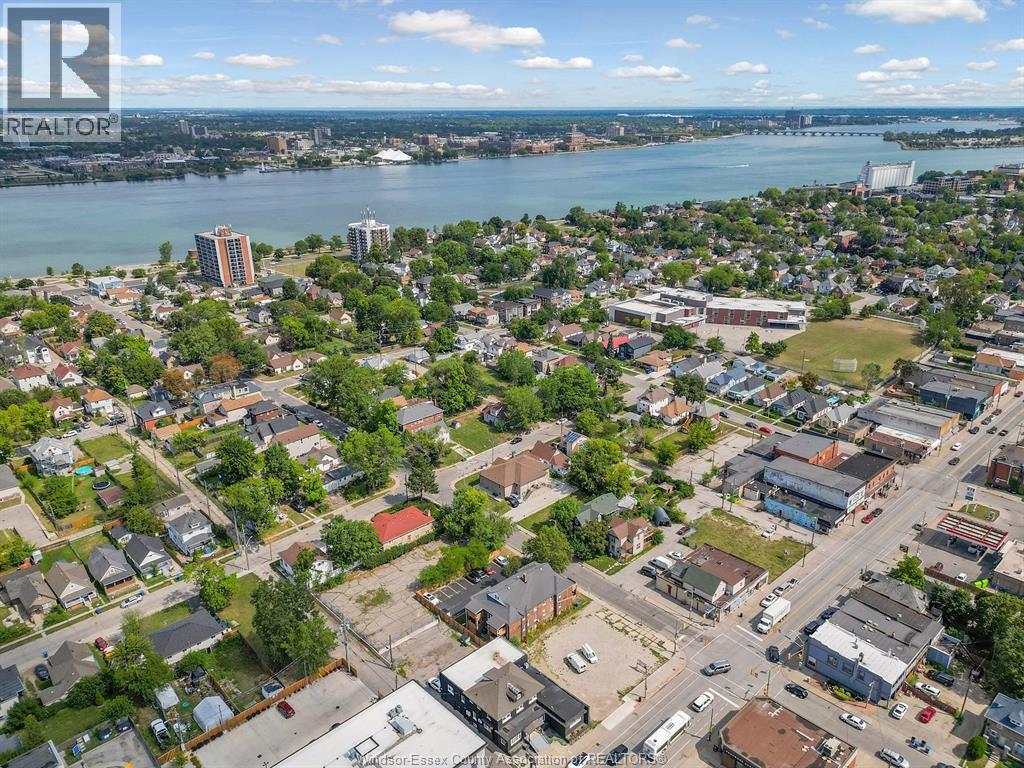 561 PARENT AVENUE - 8