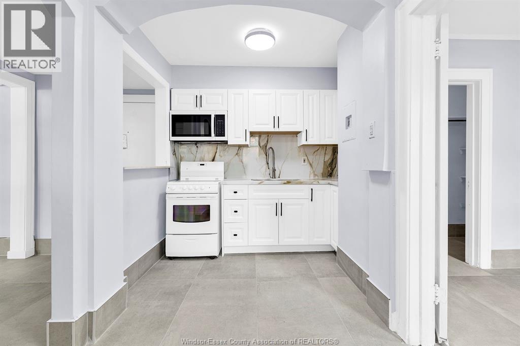 561 PARENT AVENUE - Image 19